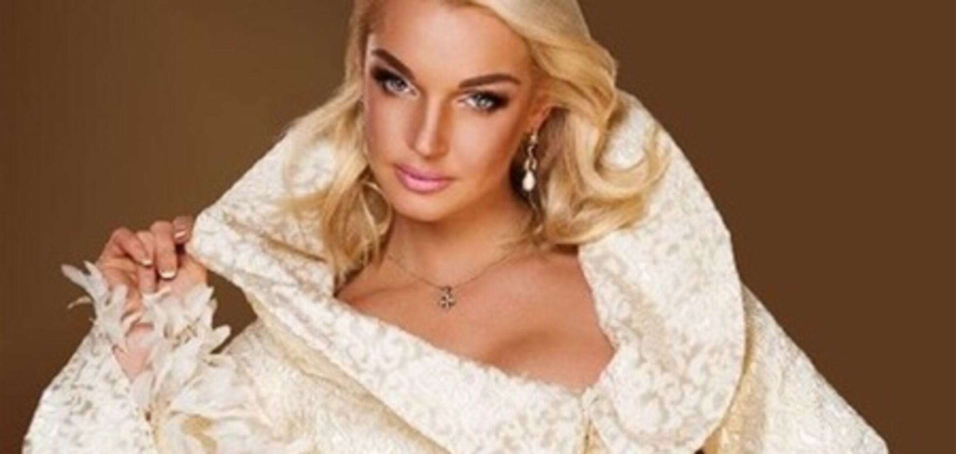 Волочкова стала брюнеткою