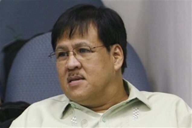 Спасатели нашли тело главы МВД Филиппин, погибшего в авиакатастрофе