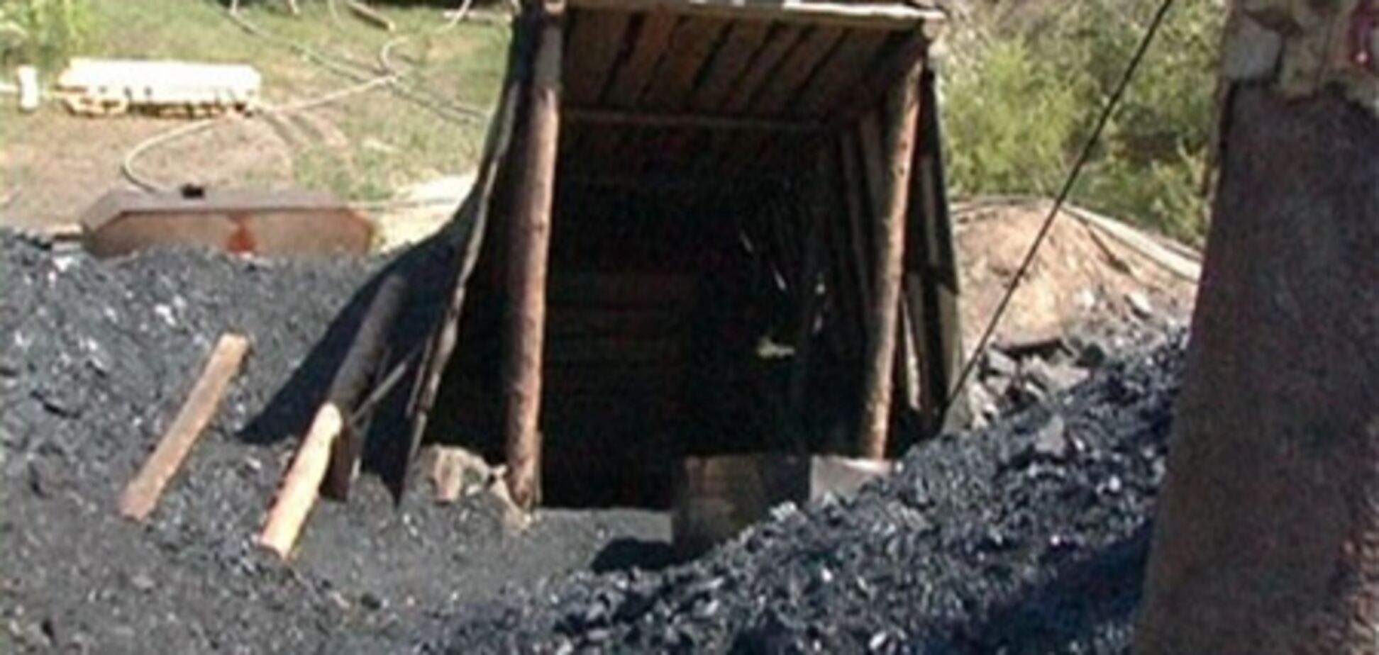 Податківці виявили понад 50 копанок на Донеччині