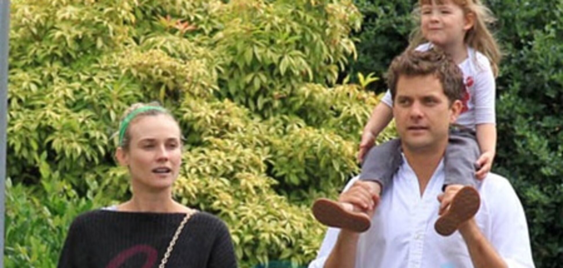 Крюгер и Джексон позаимствовали ребенка. Фото