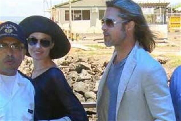 Джоли огорчила: свадьбы не будет