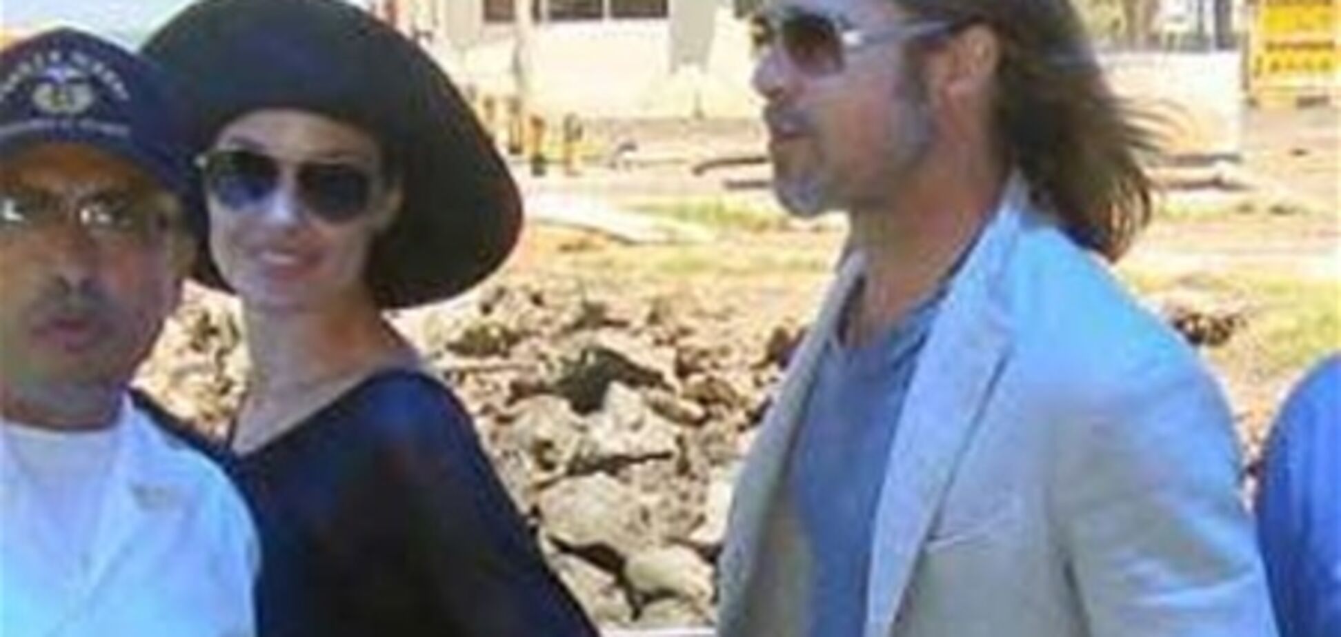 Джоли огорчила: свадьбы не будет