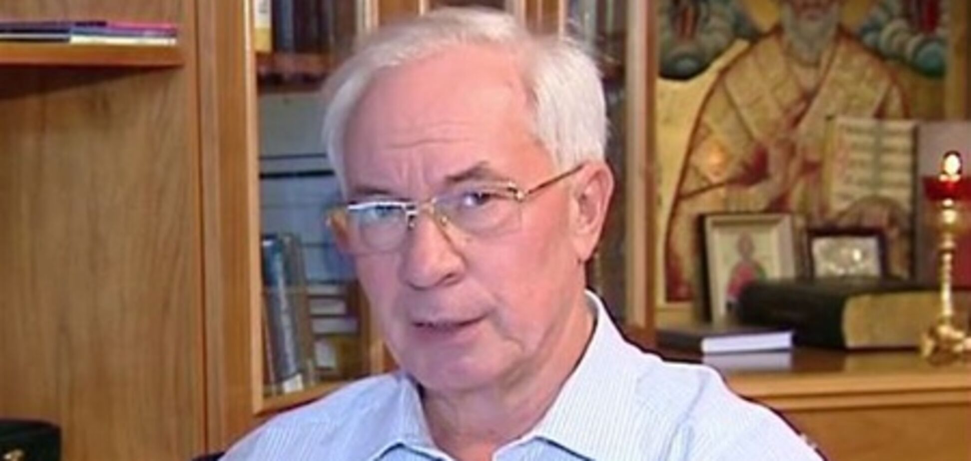 Азаров у своєму блозі написав про Яремчук