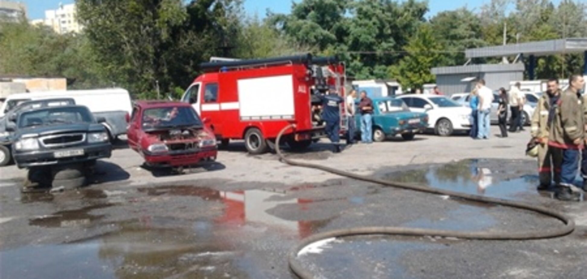 В Киеве горели гаражи
