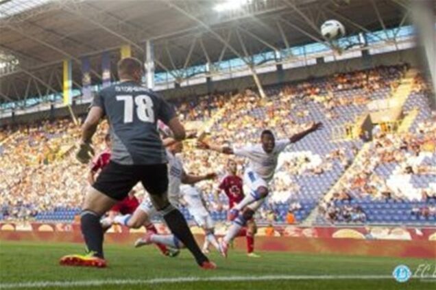 'Днепр' продолжает побеждать дома