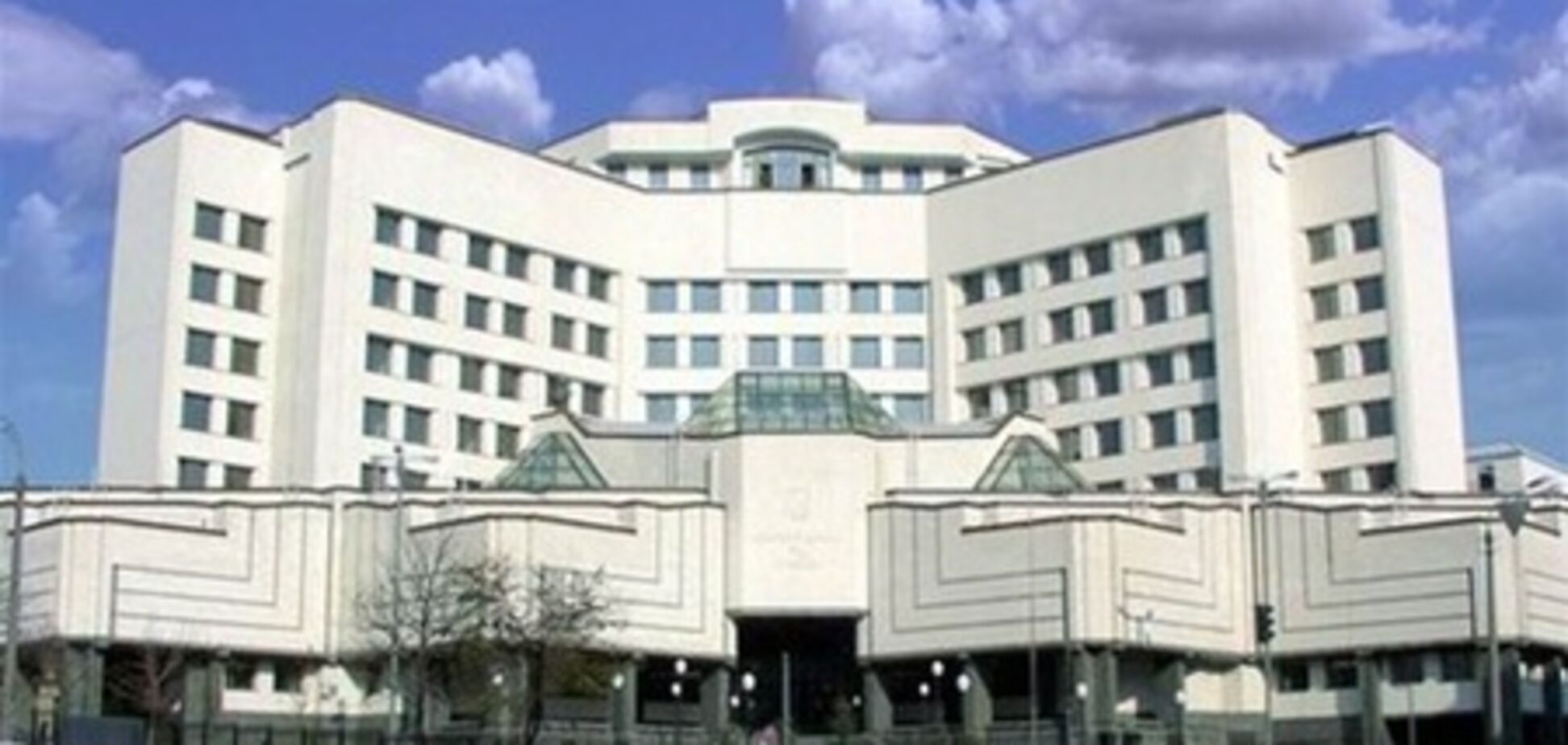 Львовский горсовет попросит КСУ признать неконституционным языковой закон