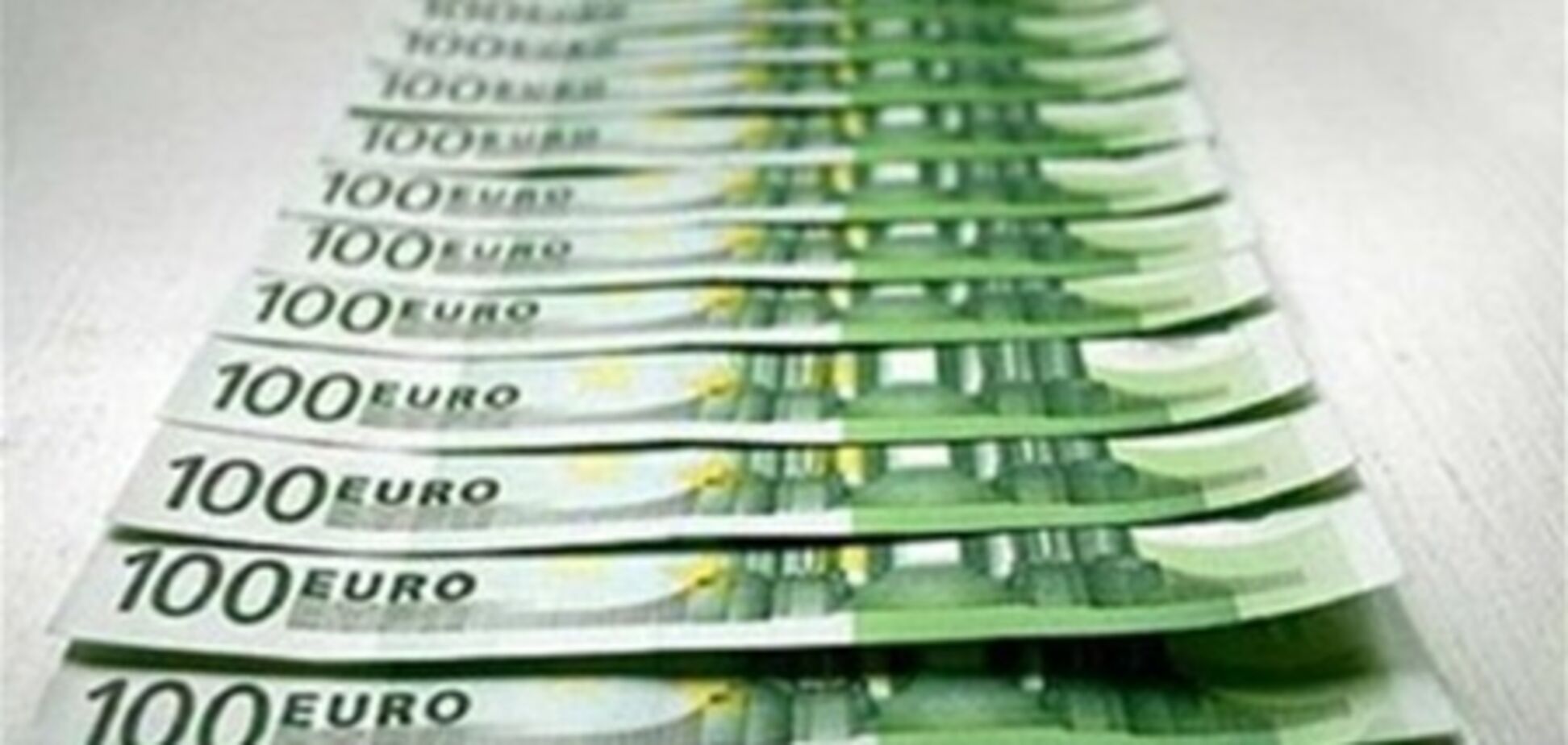 Курс евро стабилен по отношению к доллару