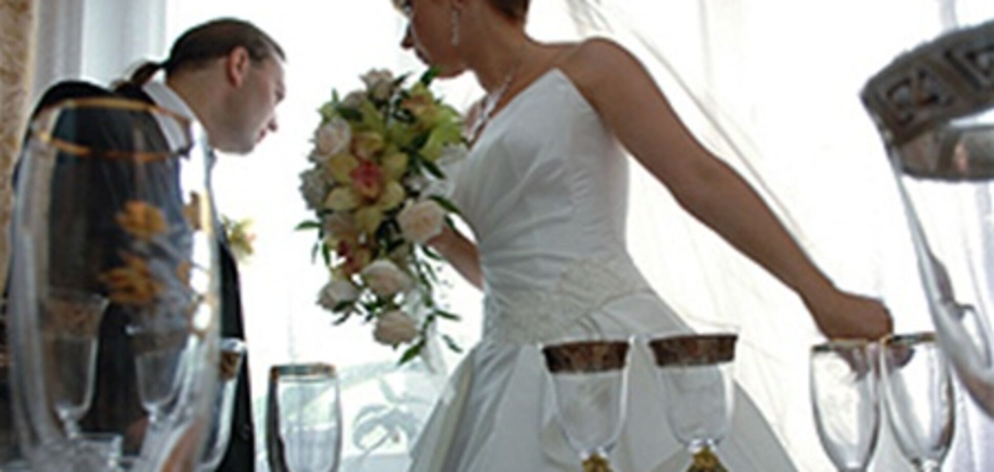 Во Львове на свадьбе отравились 23 человека