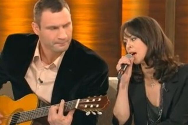 Жена Кличко споет перед боем мужа