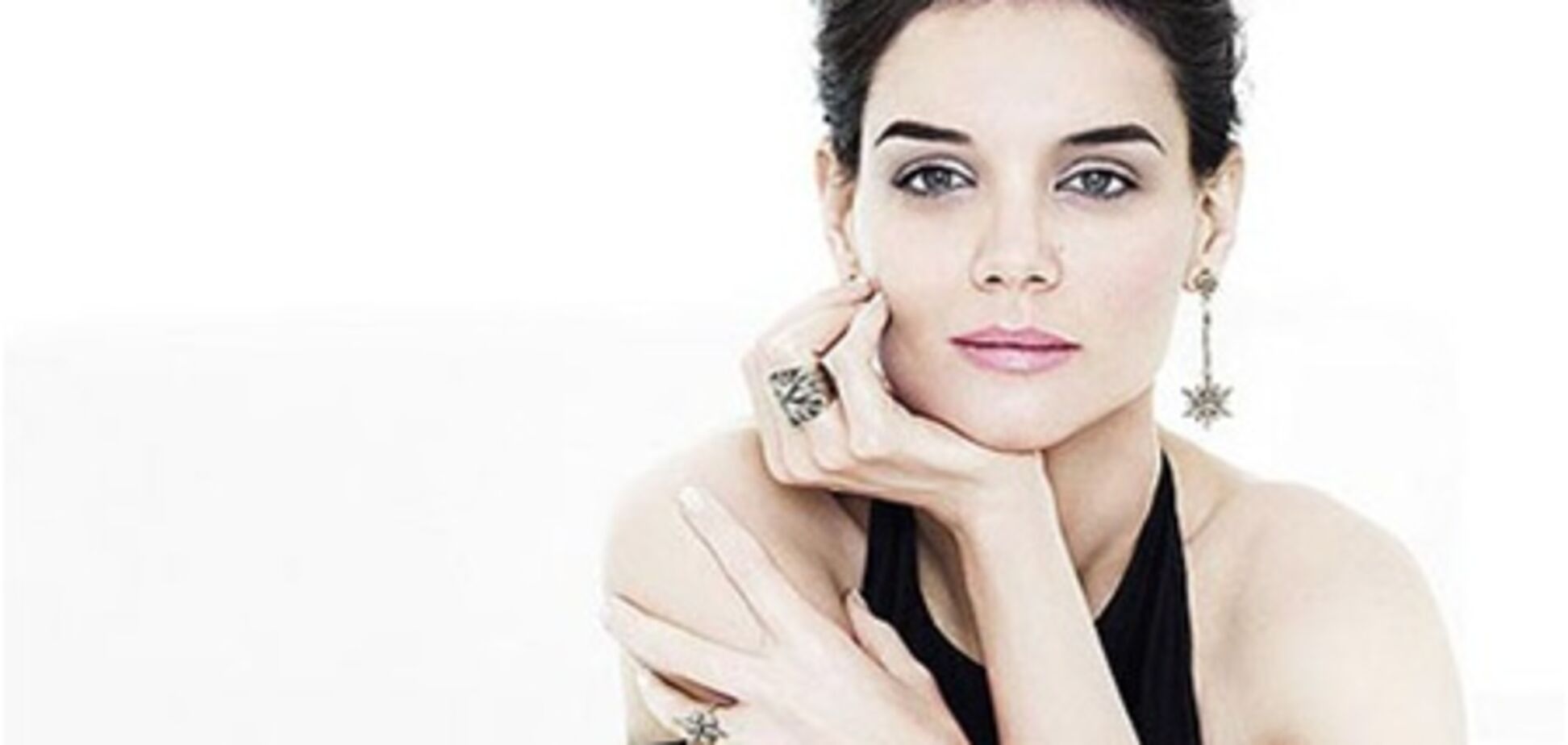 Круз оставил Холмс все подаренные драгоценности