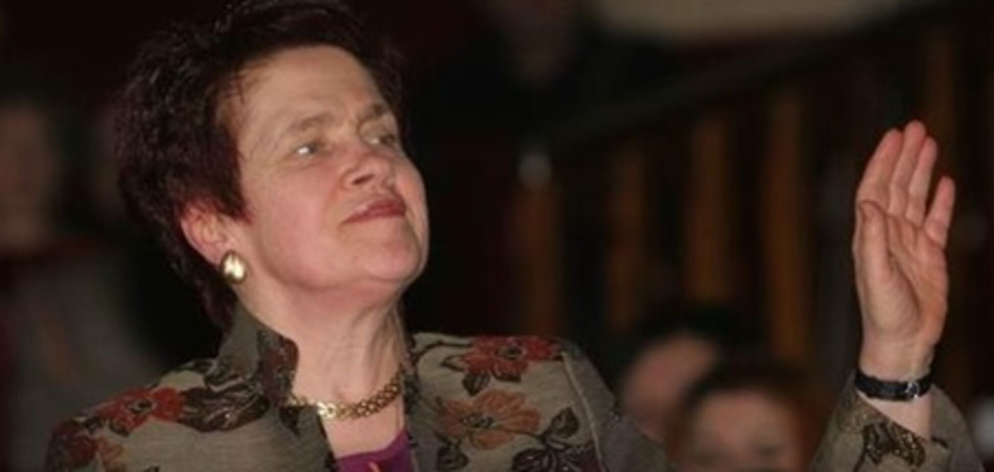 Дружина Януковича забороняє себе фотографувати