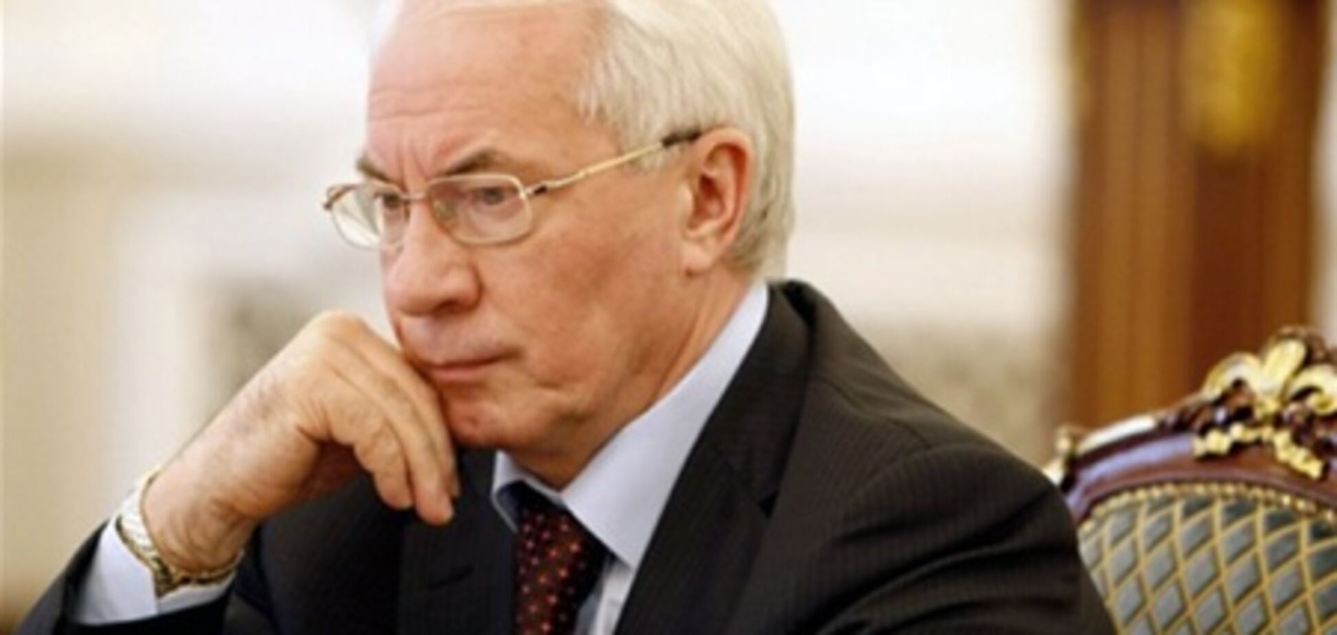 Азаров назвав своє життя ненормальною