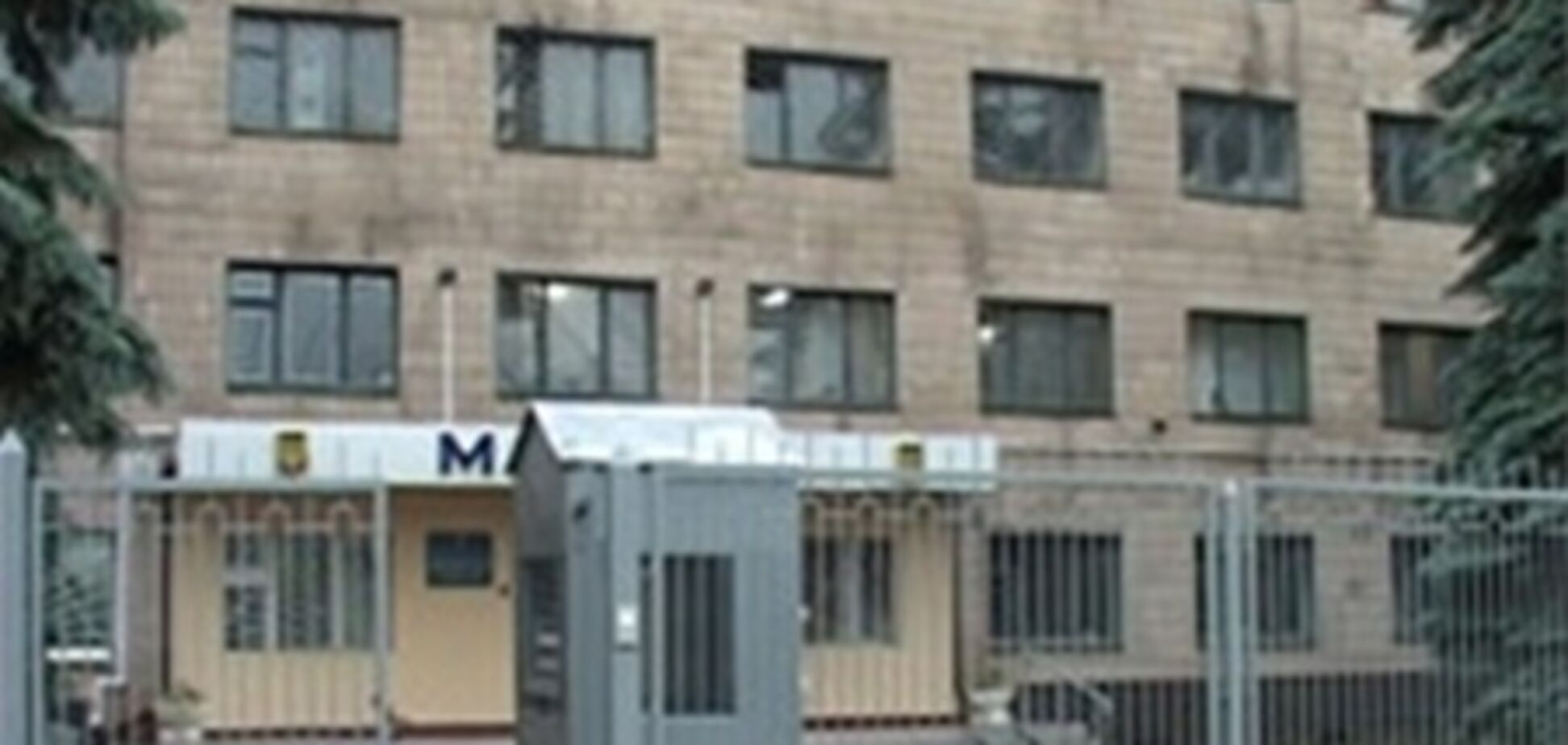 У Харкові чоловік вистрибнув з вікна четвертого поверху райвідділу міліції