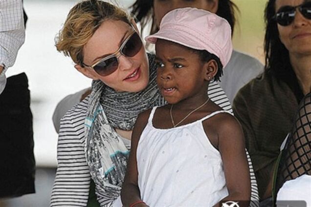 Дочка Мадонни охороняють 3 охоронця