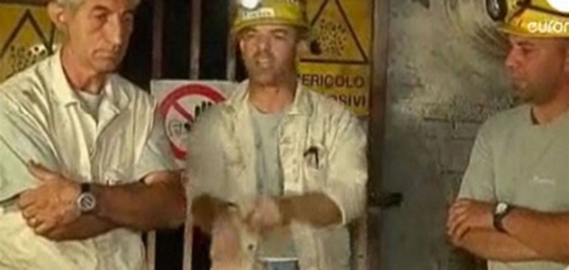 Итальянский шахтёр вскрыл себе вены перед телекамерами