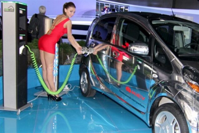 Самые красивые девушки Московского автосалона. Фото 