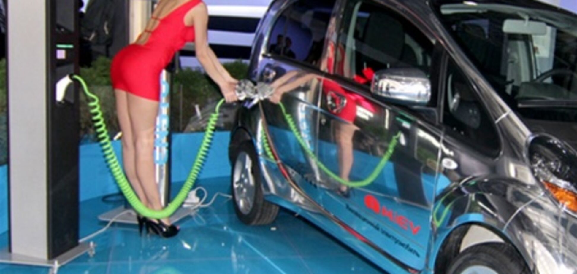 Самые красивые девушки Московского автосалона. Фото