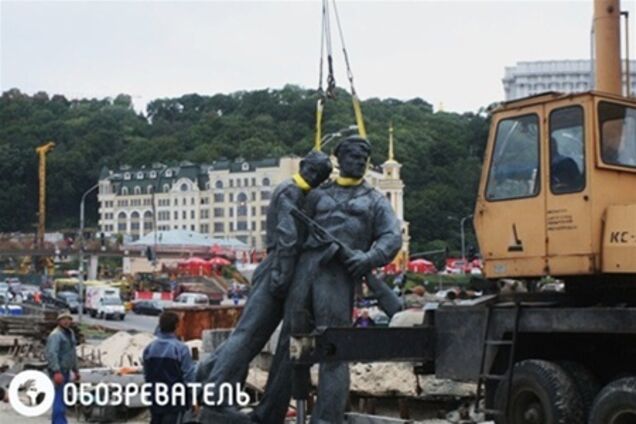 Демонтированный памятник морякам перевезут на Рыбальский остров