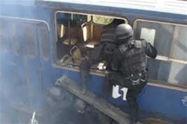 Наркоман захватил автобус с заложниками на Херсонщине