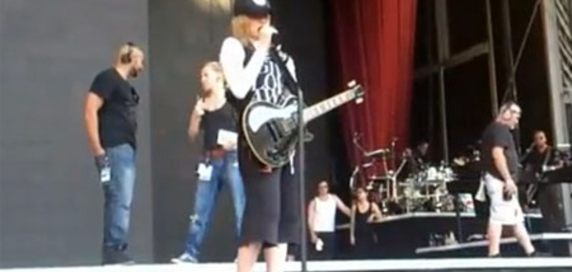 Мадонна на репетиції в Києві закликала глядачів боротися за Тимошенко