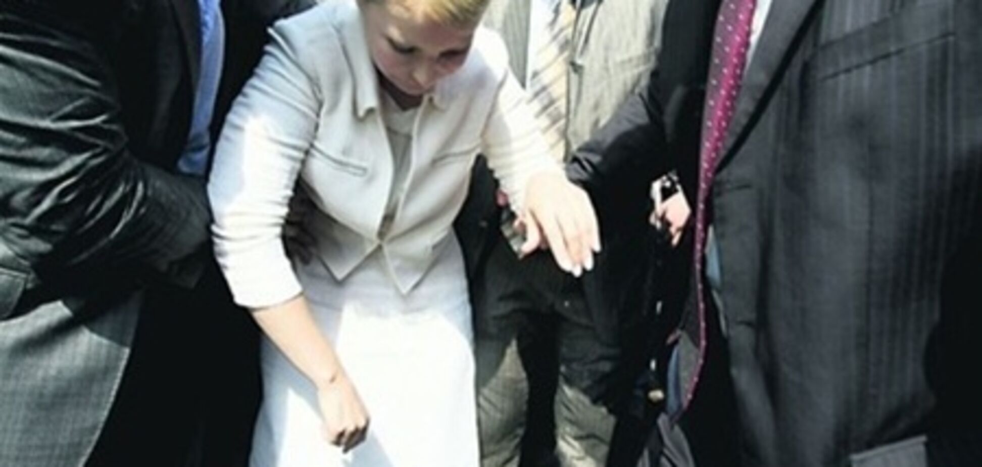 Оппозиция советует Тимошенко сыграть нервный срыв