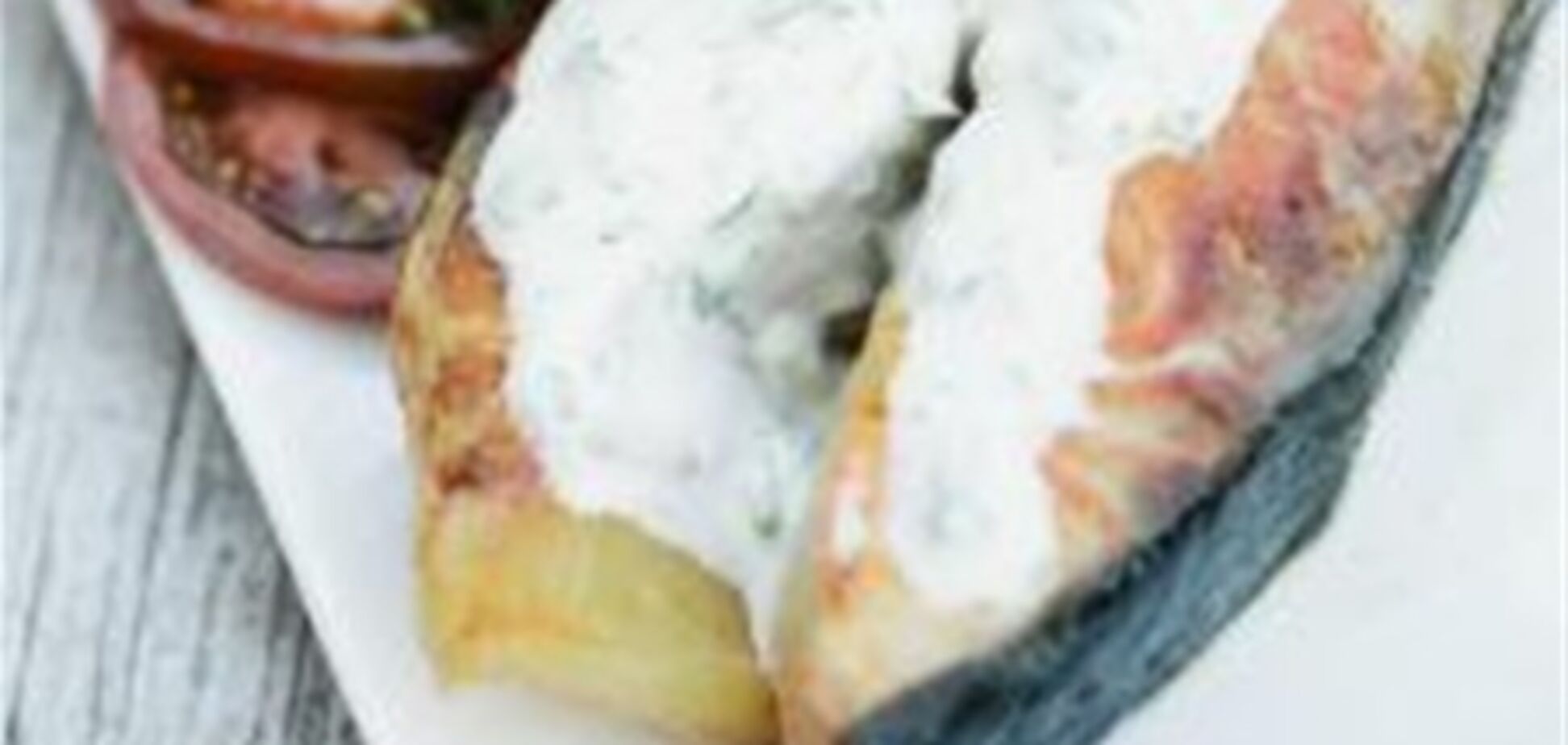 Жареная осетрина с чесночным соусом