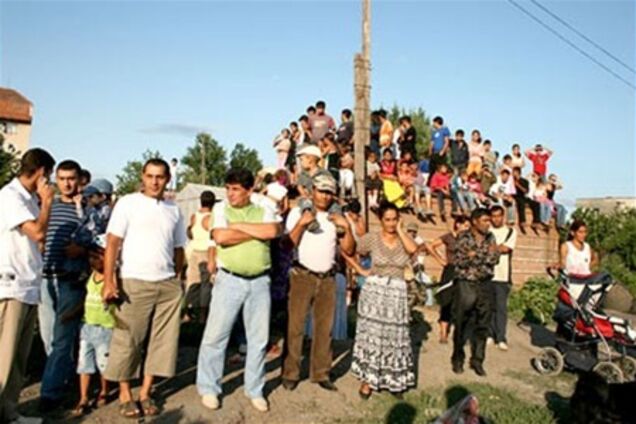 Львовский гаишник отстреливался от 40 цыган 