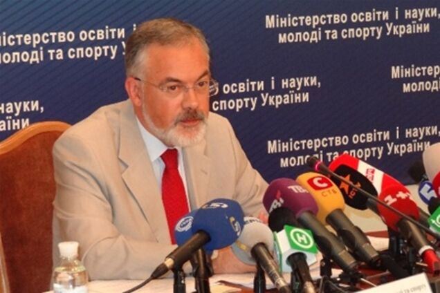 Табачник пожаловался Попову на нехватку русскоязычных школ