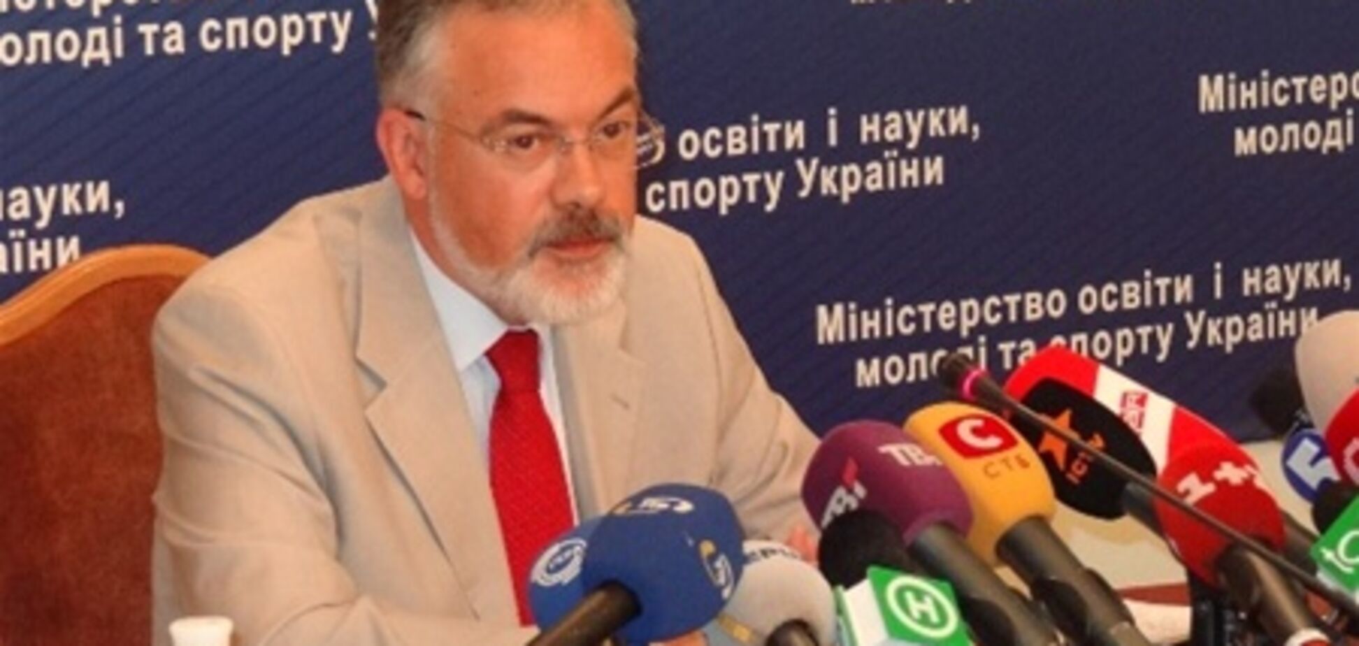 Табачник предложил КГГА открыть русскоязычную гимназию 