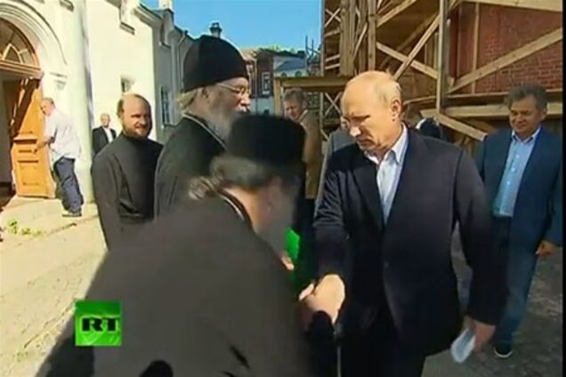 Путін мало не вдарив священика Валаамського монастиря