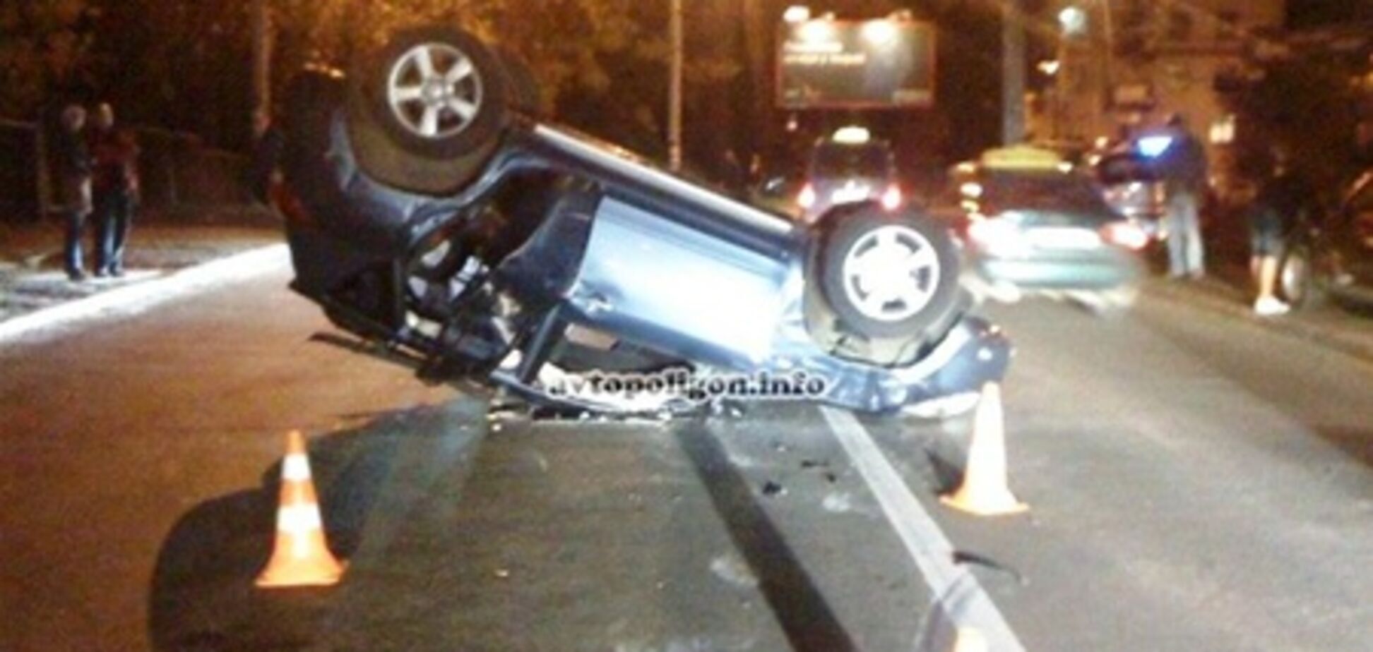 ДТП в Киеве: BMW на 25 метров отбросил Toyota RAV4. Фото