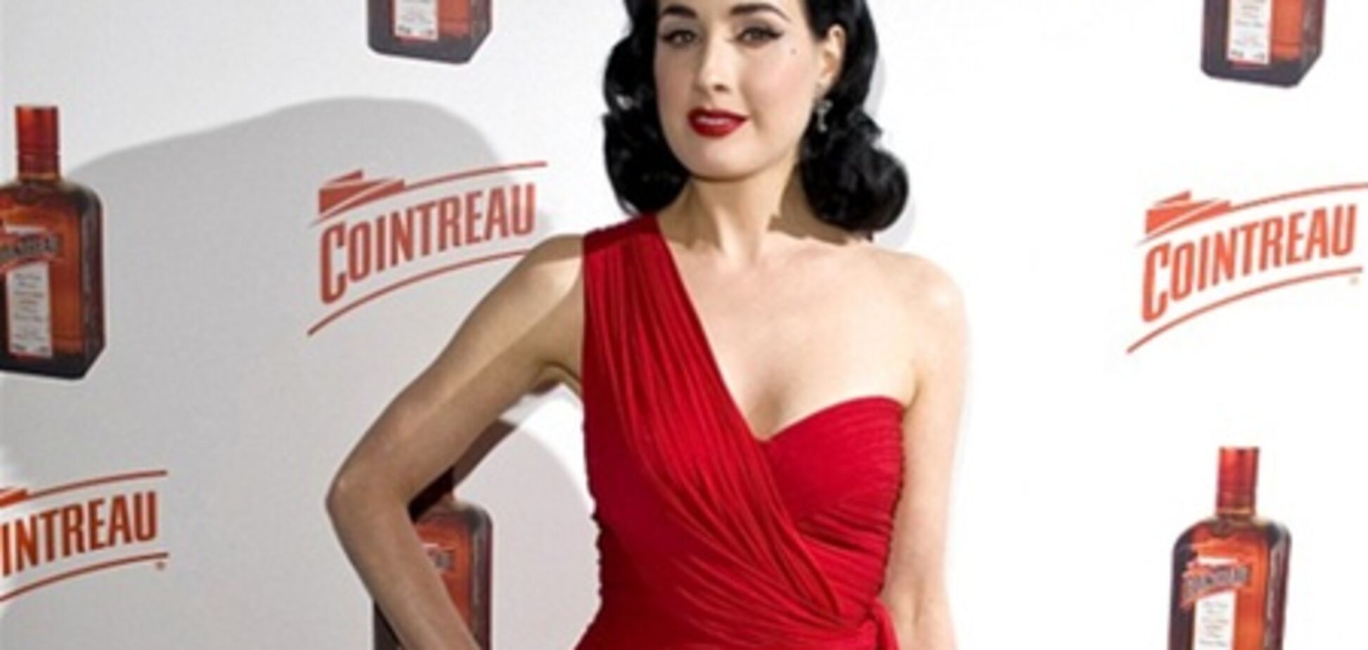 Дита фон Тиз красуется в The Arts Club. Фото