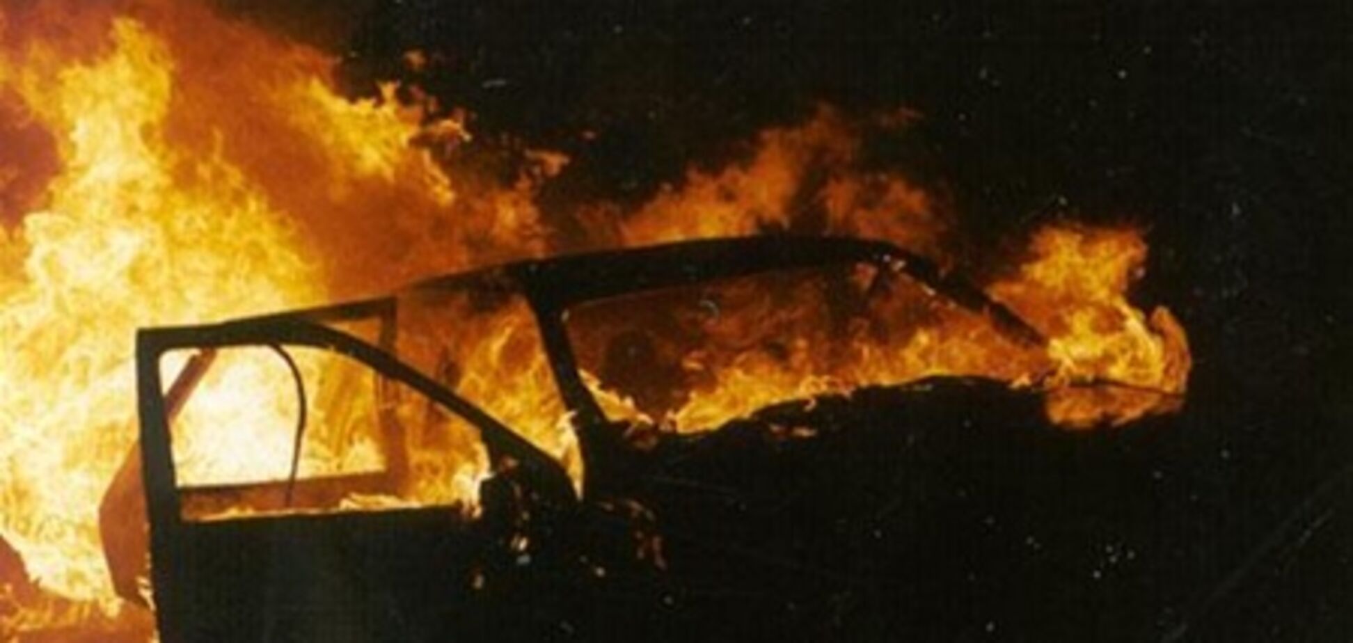 В Харькове сожгли судейский 'Лексус'