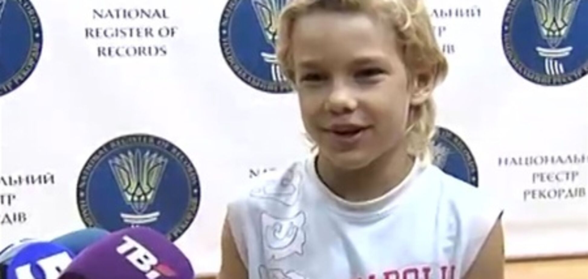 Школьник установил рекорд Украины по отжиманию