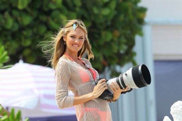 Эрин Хизертон снимает папарацци. Фото