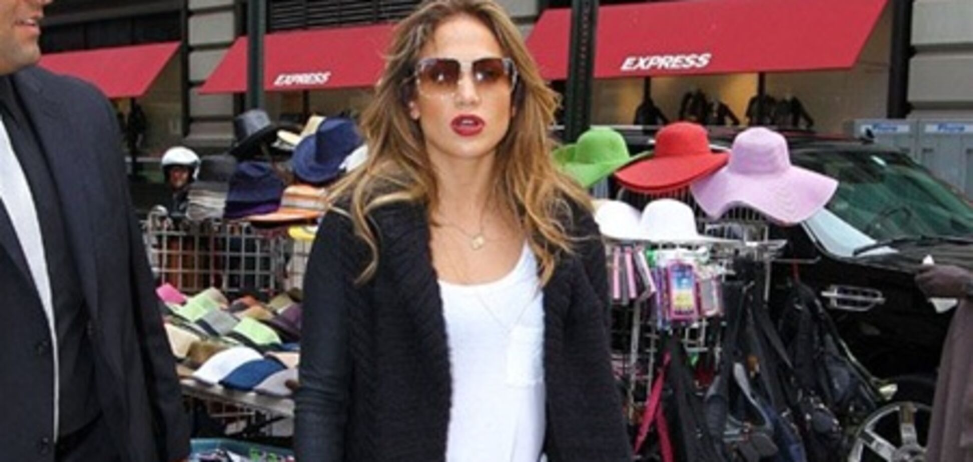 Дженнифер Лопес сердится в Нью-Йорке. Фото