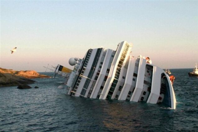 В крушении Costa Concordia обвинили капитана лайнера