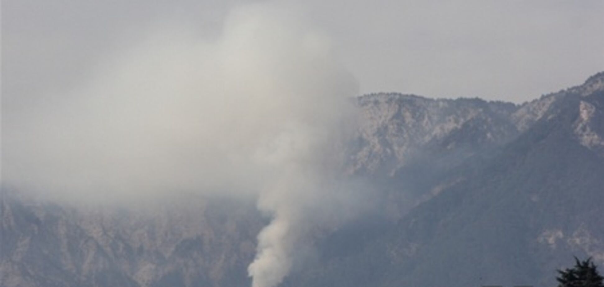 Вблизи Ялты горит лес