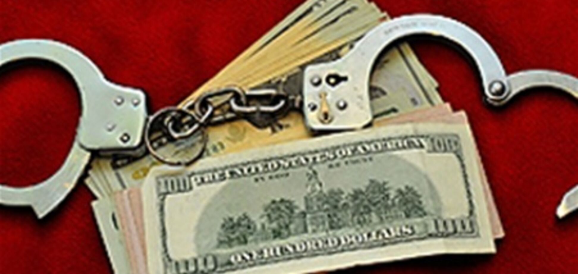 В Киеве задержали вооруженного до зубов сутенера элитных путан