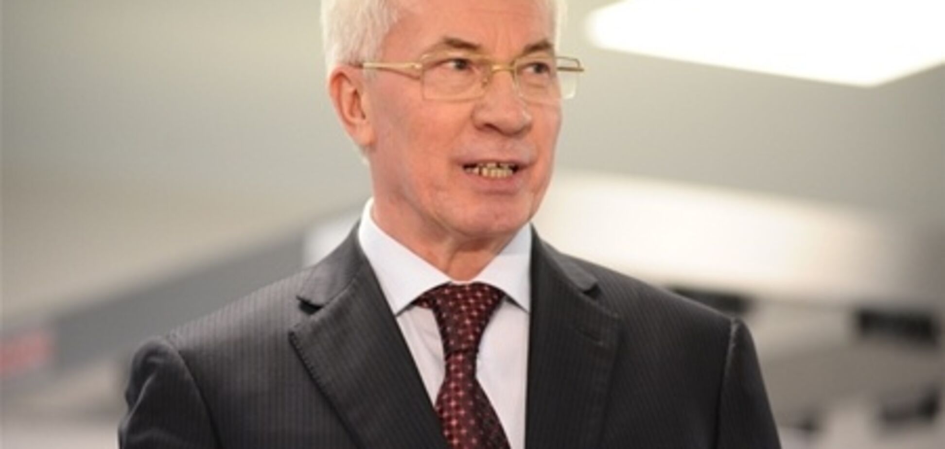 Азаров сомневается, что с 2013 года начнут продавать землю