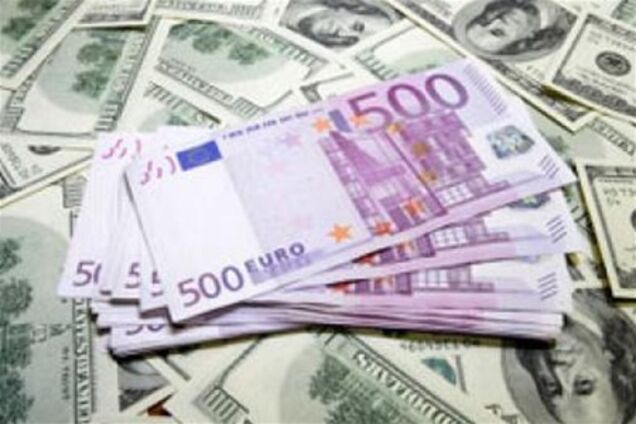 Эксперты: евро снижается, доллар повышается