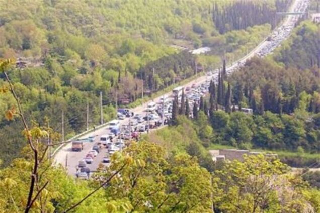 По ялтинской трассе на три дня ограничат движение
