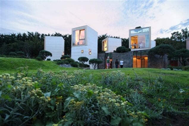 Во Франции построили дом похожий на настоящий город. Фото