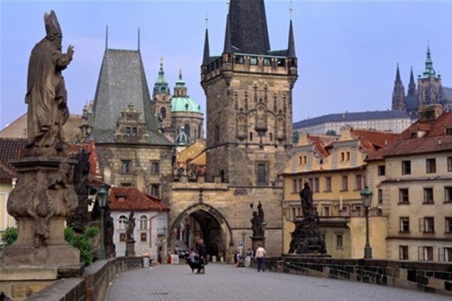 Власти Праги хотят разгрузить Карлов мост