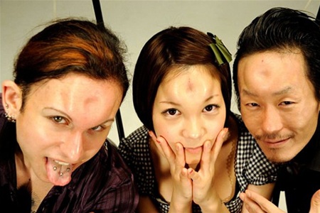 В японской моде появился новый жуткий тренд - 'голова-пончик'