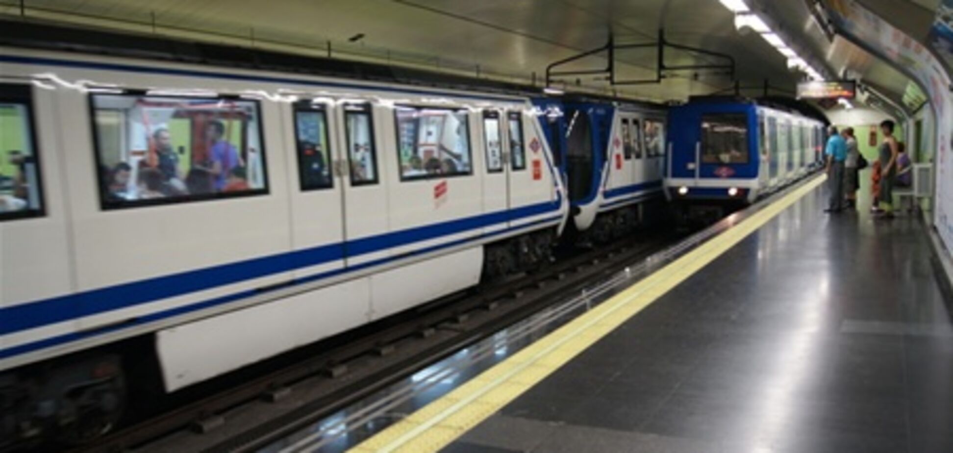 У метро Мадрида зійшов потяг