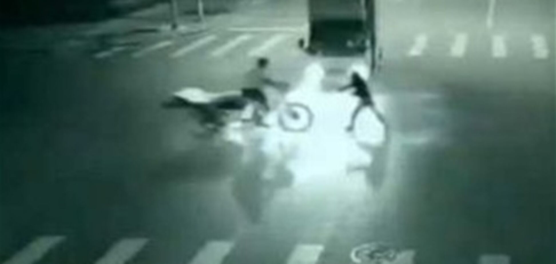 В Китае камера наблюдения сняла случай телепортации человека