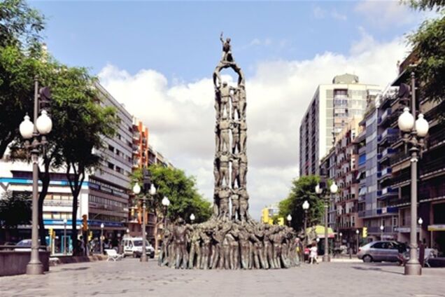 В Барселоне туристы смогут увидеть человеческие замки