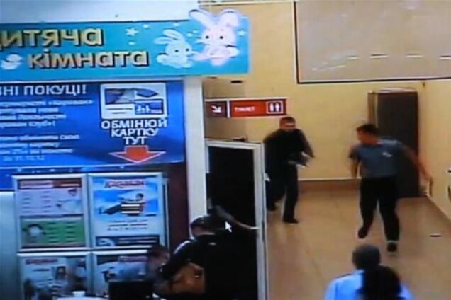 Наздоганяти вбивцю охоронець 'Каравану' міг бачити розстріл