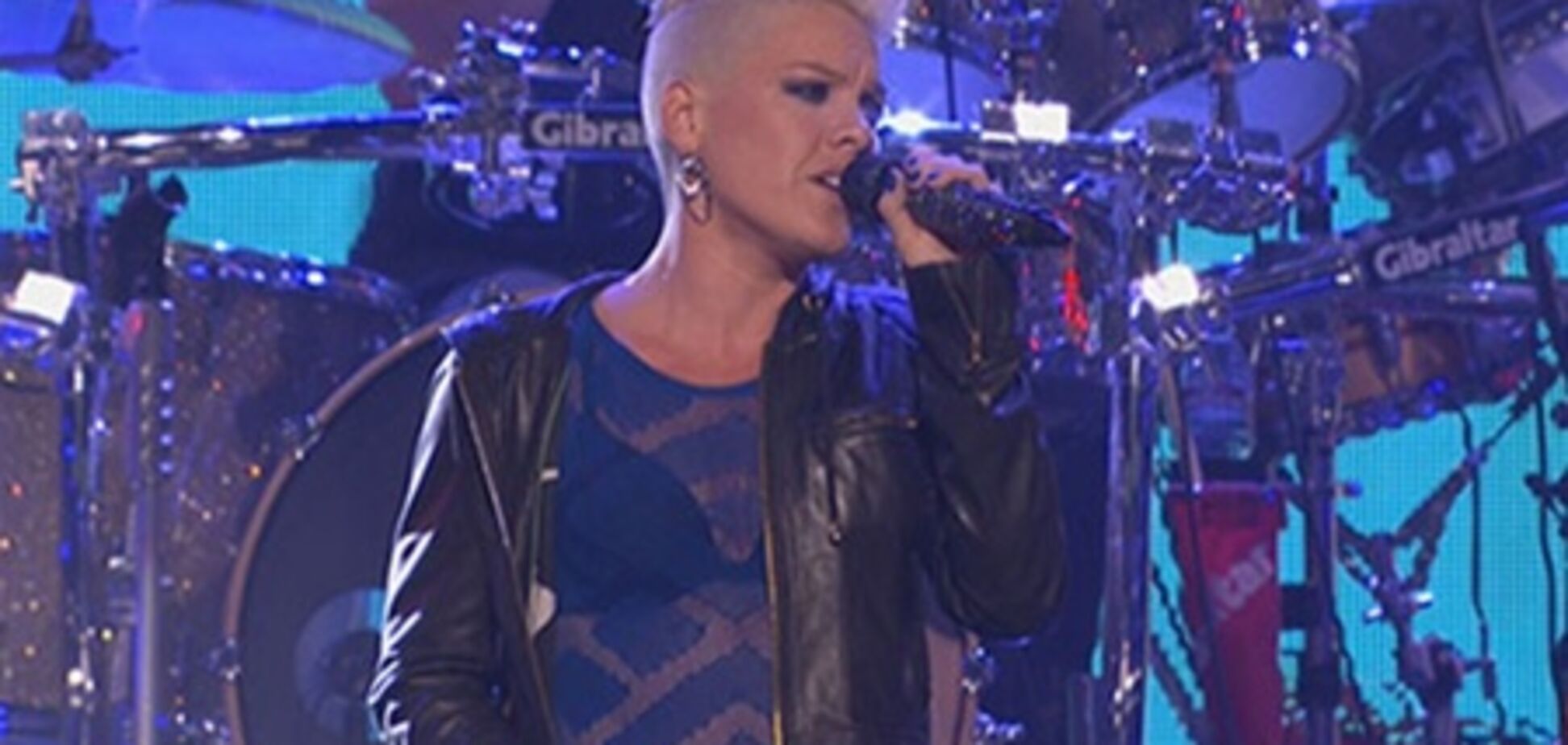 Пинк впервые заняла вершину Billboard